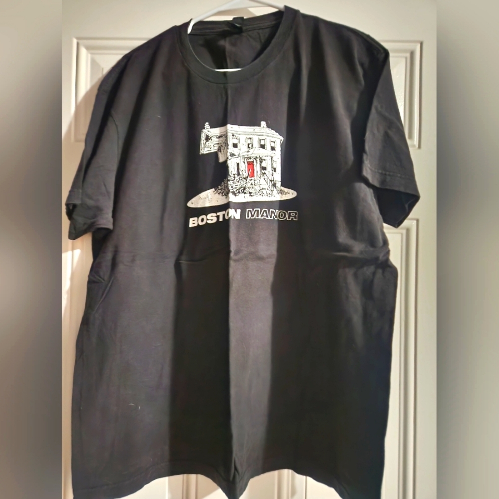 BOSTON MANOR TEE